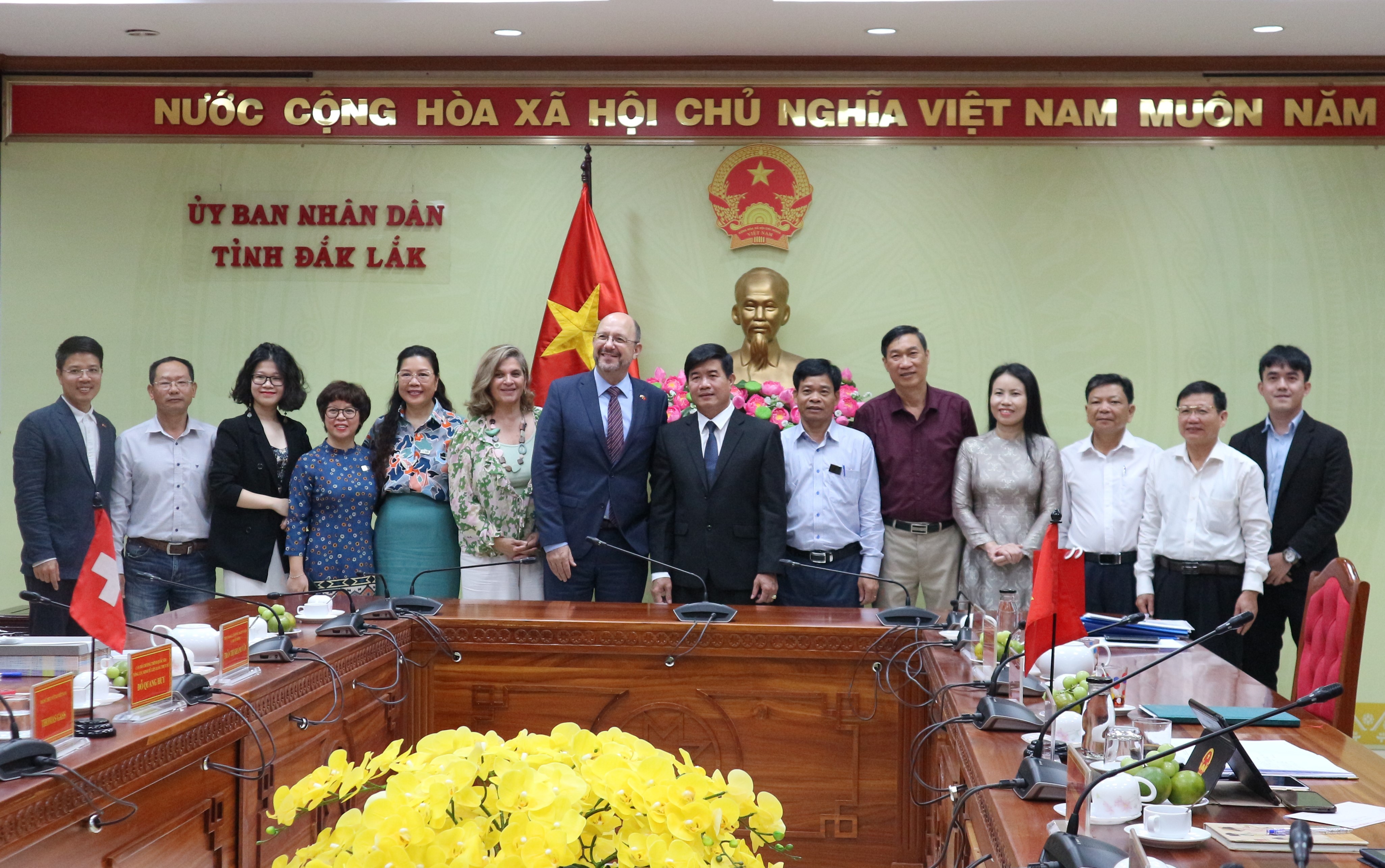 UBND tỉnh làm việc với Đoàn Đại sứ quán Thụy Sỹ tại Việt Nam